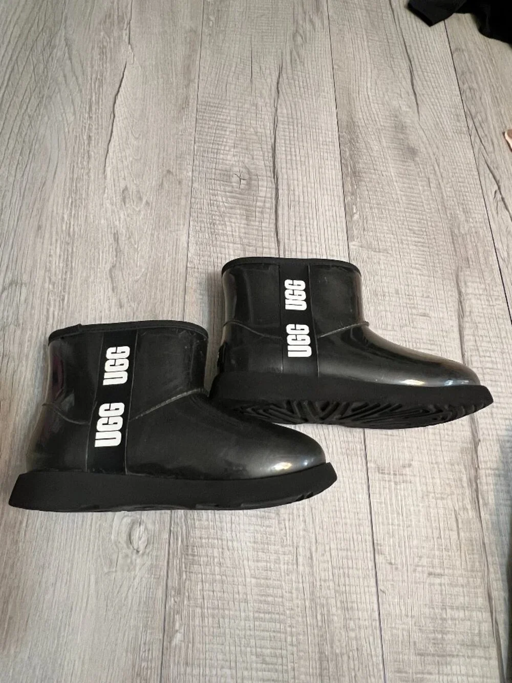 UGG Classic Clear Mini Boots Black Waterproof Youth Size 2 US Comfy Winter